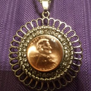 Treasure snap necklace